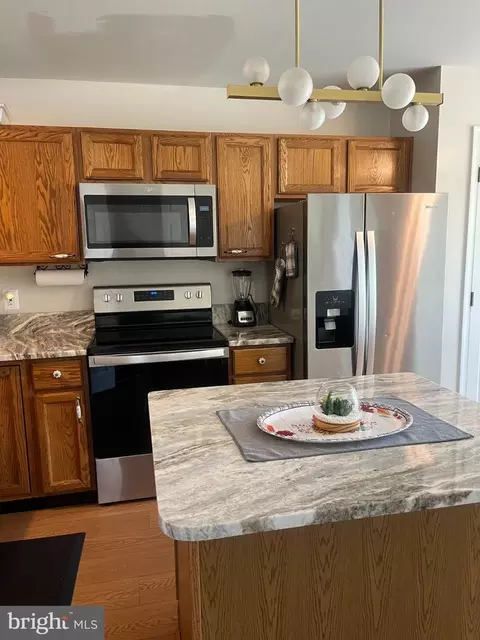 Kitchen - 178 Pinecove Ave, Odenton, MD 21113 photo 2 of 2
