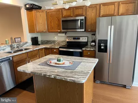 Kitchen - 178 Pinecove Ave, Odenton, MD 21113 photo 1 of 2