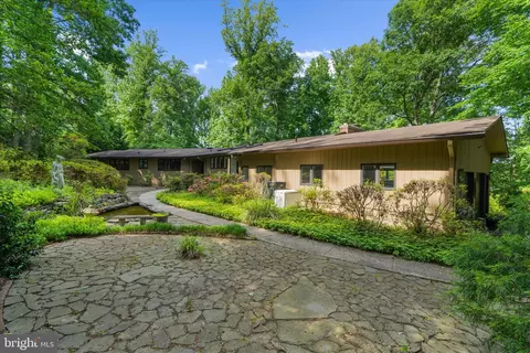 698 Discovery Rd, Davidsonville, MD 21035