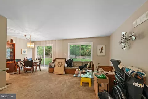 Living - 2178 Glenfield Rd, Annapolis, MD 21401 photo 4 of 5