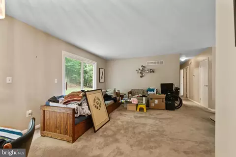 Living - 2178 Glenfield Rd, Annapolis, MD 21401 photo 3 of 5