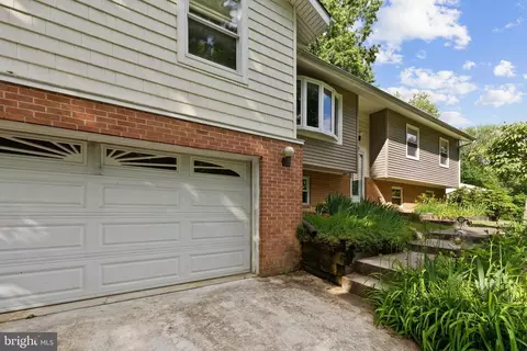 Exterior - 2178 Glenfield Rd, Annapolis, MD 21401 photo 4 of 9