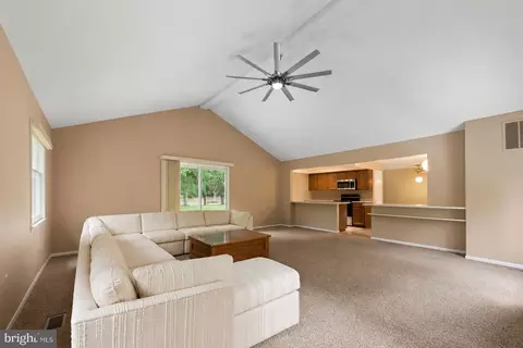 Living - 2178 Glenfield Rd, Annapolis, MD 21401 photo 2 of 5