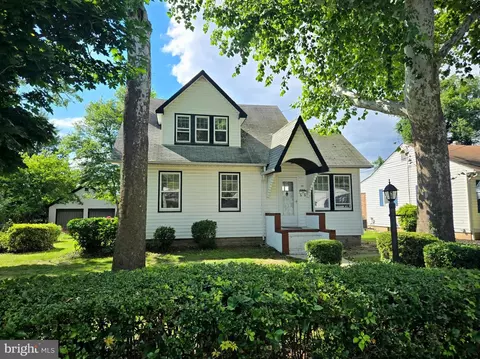 220 Meadow Rd, Pasadena, MD 21122 photo 4