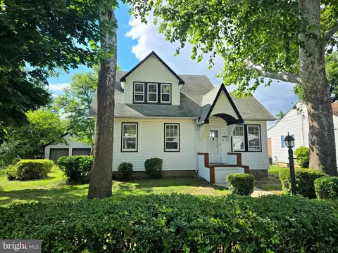 220 Meadow Rd, Pasadena, MD 21122 photo 3