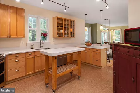 Kitchen - 90 Park Ave, Edgewater, MD 21037 photo 3 of 3