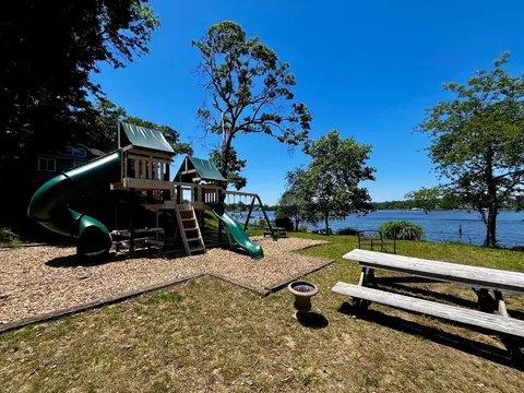 Exterior - 90 Park Ave, Edgewater, MD 21037 photo 7 of 7