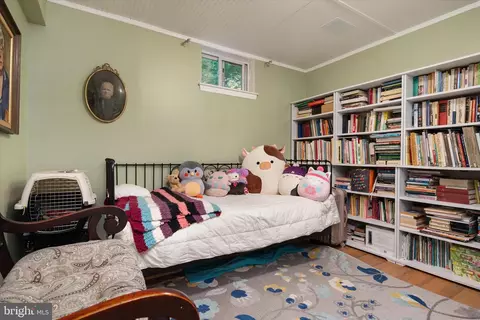 Bedroom - 90 Park Ave, Edgewater, MD 21037 photo 7 of 7