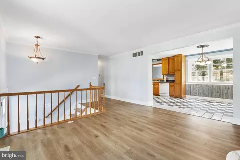 1075 Sun Valley Dr, Annapolis, MD 21409