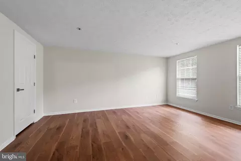 Living - 627 Deering Rd #2B, Pasadena, MD 21122 photo 8 of 10