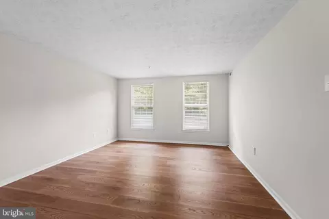 Living - 627 Deering Rd #2B, Pasadena, MD 21122 photo 9 of 10