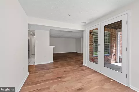 Living - 627 Deering Rd #2B, Pasadena, MD 21122 photo 7 of 10