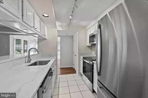 Kitchen - 627 Deering Rd #2B, Pasadena, MD 21122 photo 2 of 2