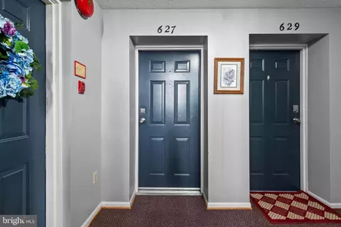 Entry Way - 627 Deering Rd #2B, Pasadena, MD 21122 photo 1 of 1