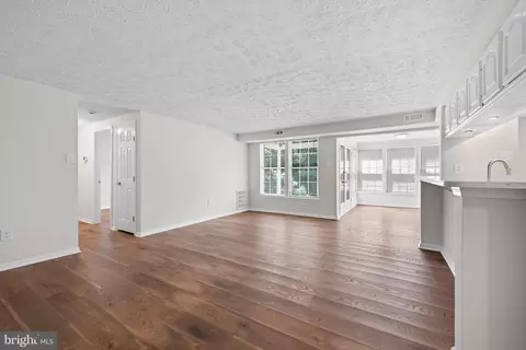 Living - 627 Deering Rd #2B, Pasadena, MD 21122 photo 3 of 10