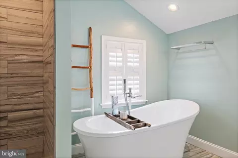 Bath - 140 Jefferson St, Annapolis, MD 21403 photo 6 of 12