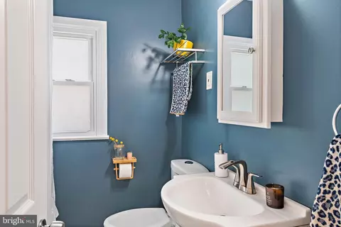 Bath - 140 Jefferson St, Annapolis, MD 21403 photo 1 of 12