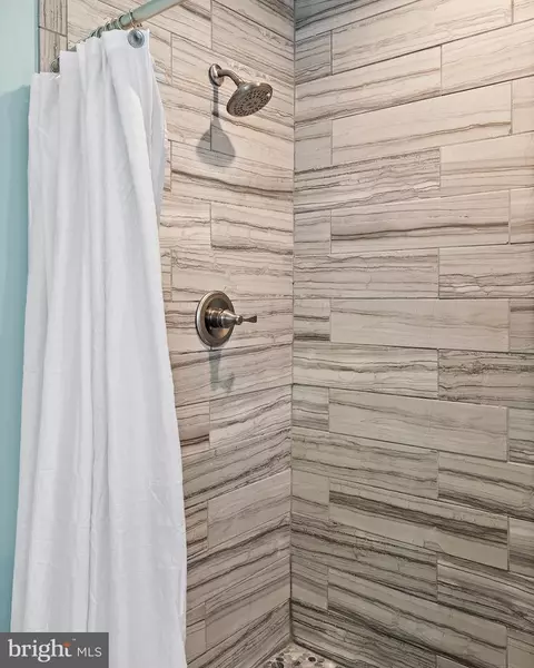 Bath - 140 Jefferson St, Annapolis, MD 21403 photo 8 of 12