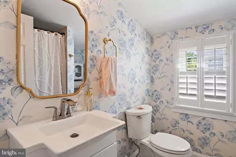 Bath - 140 Jefferson St, Annapolis, MD 21403 photo 9 of 12