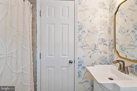Bath - 140 Jefferson St, Annapolis, MD 21403 photo 10 of 12