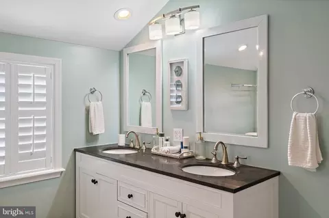 Bath - 140 Jefferson St, Annapolis, MD 21403 photo 4 of 12
