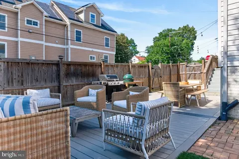 Exterior - 140 Jefferson St, Annapolis, MD 21403 photo 10 of 14