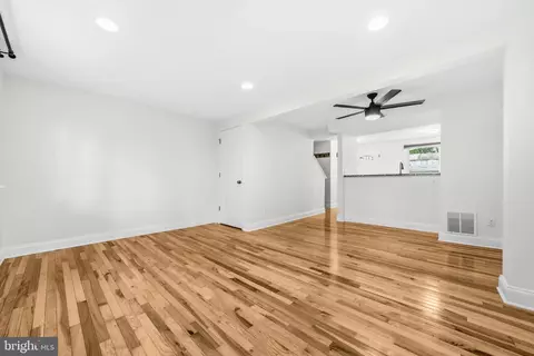 Living - 7909 Wellesley Ct, Pasadena, MD 21122 photo 2 of 6