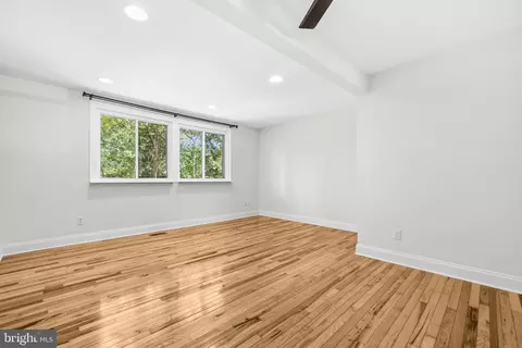 Living - 7909 Wellesley Ct, Pasadena, MD 21122 photo 5 of 6