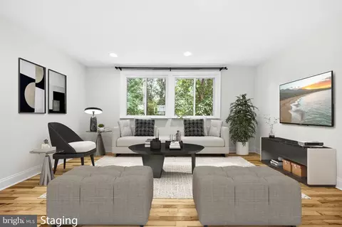 Living - 7909 Wellesley Ct, Pasadena, MD 21122 photo 4 of 6