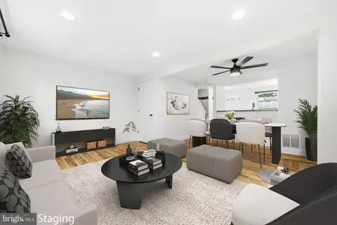 Living - 7909 Wellesley Ct, Pasadena, MD 21122 photo 3 of 6