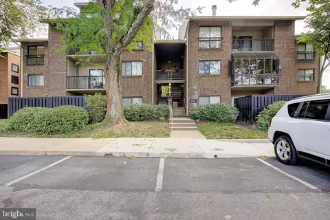 300 Hilltop Ln #I, Annapolis, MD 21403