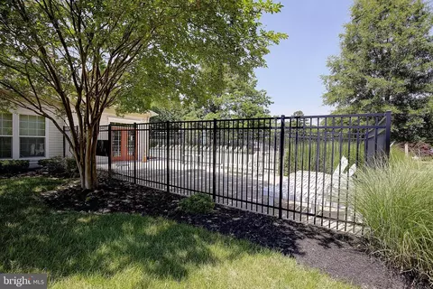 Exterior - 7906 Blue Phlox #3, Pasadena, MD 21122 photo 5 of 6