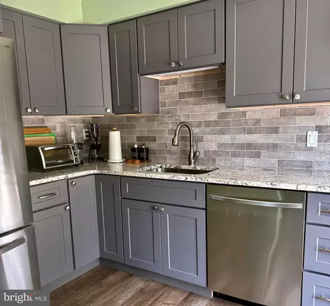 Kitchen - 1288 Holmespun Dr, Pasadena, MD 21122 photo 2 of 3