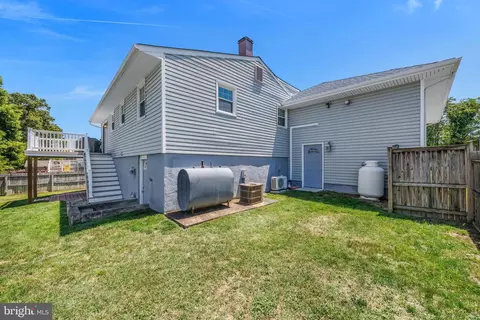 Exterior - 758 208th St, Pasadena, MD 21122 photo 10 of 11