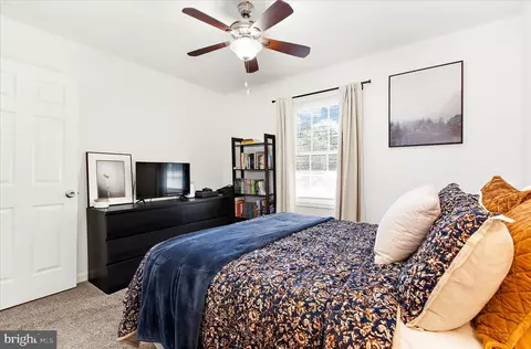 Bedroom - 4944 Beech St, Shady Side, MD 20764 photo 4 of 7