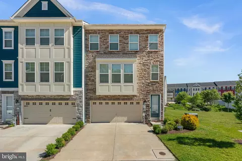 8338 Amber Beacon Cir, Millersville, MD 21108