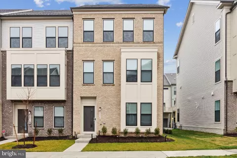 3336 Cormorant Dr, Laurel, MD 20724