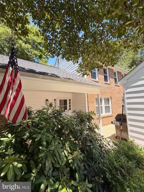 1801 E Regents Park Rd, Crofton, MD 21114
