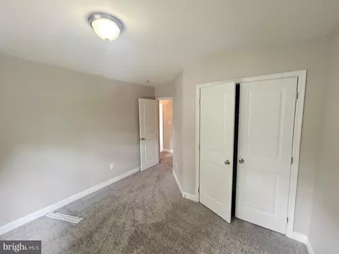 Bedroom - 650 210th St, Pasadena, MD 21122 photo 4 of 5