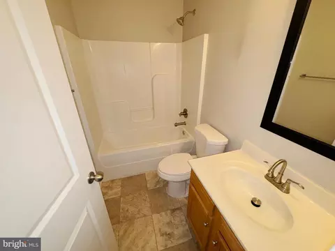 Bath - 650 210th St, Pasadena, MD 21122 photo 7 of 9