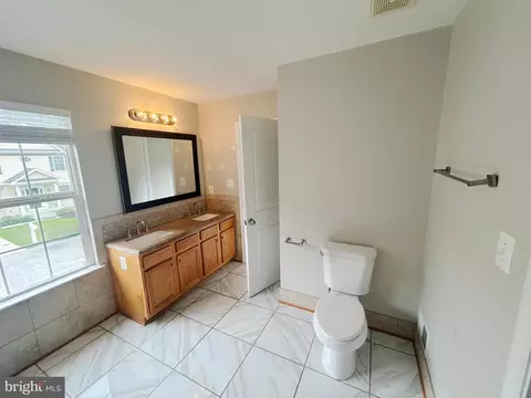 Bath - 650 210th St, Pasadena, MD 21122 photo 6 of 9