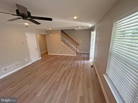 Living - 650 210th St, Pasadena, MD 21122 photo 2 of 4