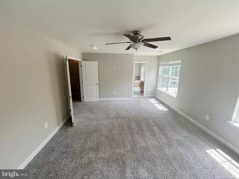 Bedroom - 650 210th St, Pasadena, MD 21122 photo 2 of 5