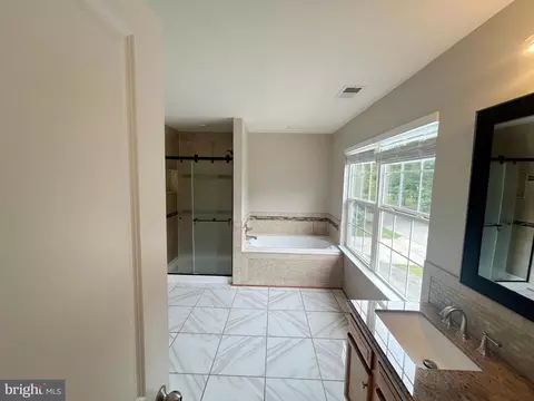 Bath - 650 210th St, Pasadena, MD 21122 photo 1 of 9