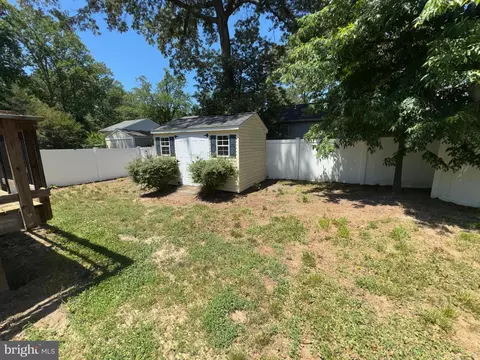 Exterior - 650 210th St, Pasadena, MD 21122 photo 5 of 7