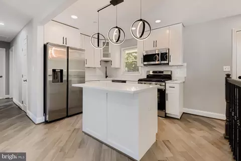 105 Rosecrest Dr, Annapolis, MD 21403