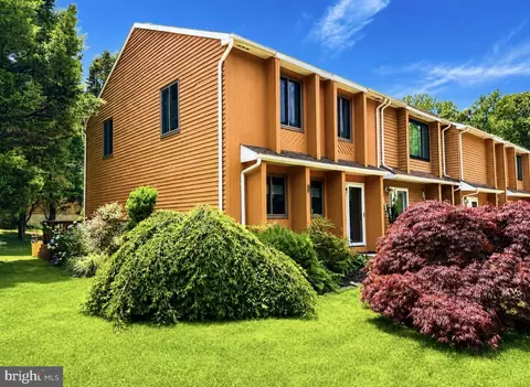 421 Peach Ct, Annapolis, MD 21409 photo 2