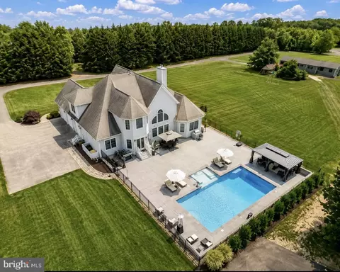 5 Jessie Rd, Harwood, MD 20776