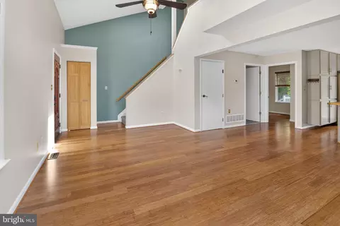 Living - 607 Overhill Dr, Edgewater, MD 21037 photo 3 of 6