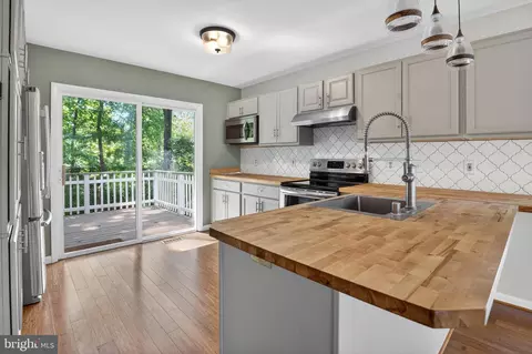 Kitchen - 607 Overhill Dr, Edgewater, MD 21037 photo 2 of 2
